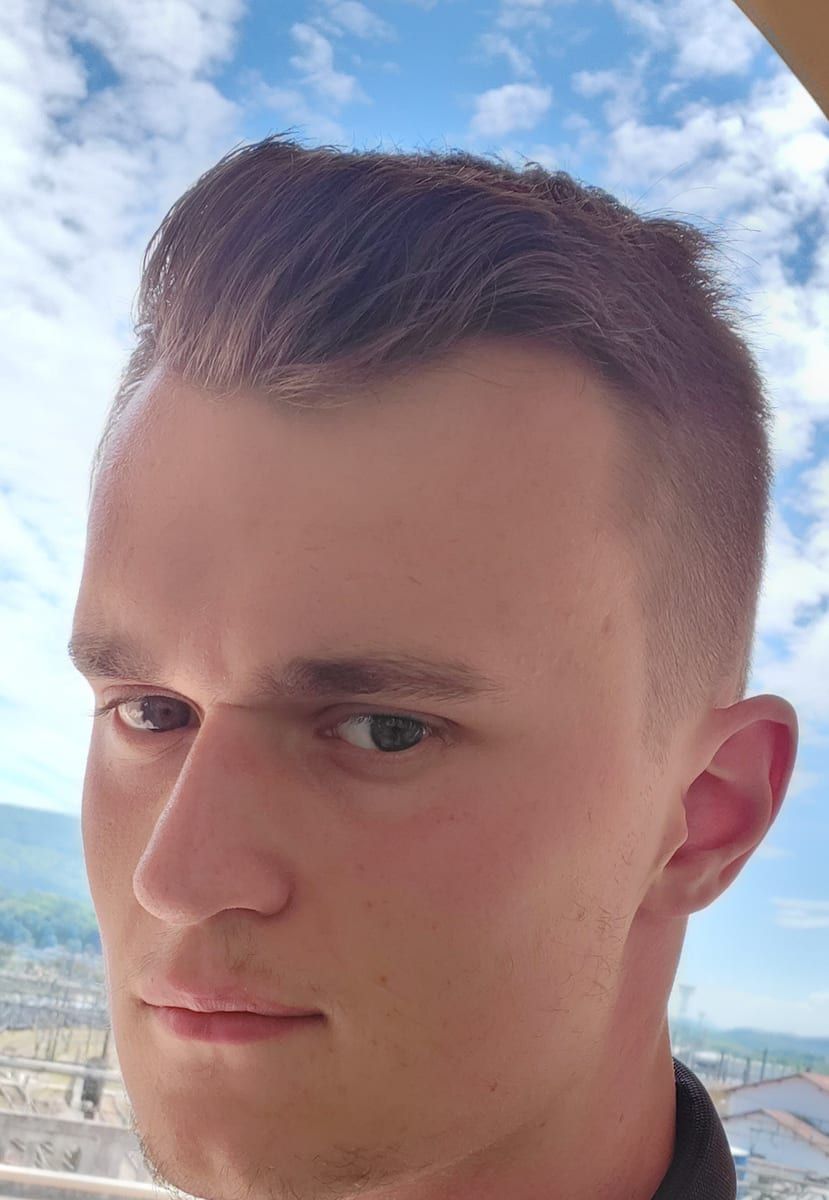 Profil von Zacari